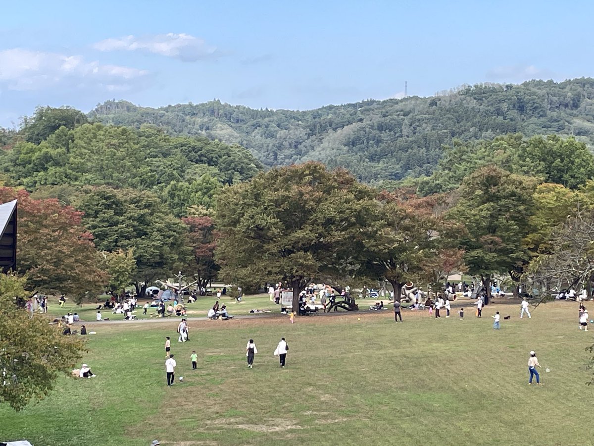 toyboxalpspark's tweet image. 三連休、2日目は天気も良くたくさんのお客様が来園されています♪
園内はとても賑わっています😊
ドリームコースターは10時から16時までの営業となっています！
混雑時にはチケット販売のみ早めに終了となります❗️

#長野県 #松本市 #アルプス公園#家族広場#子供冒険広場#ドリームコースター