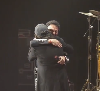 pedrito fernández, qué calidad de persona!! gracias por brindarle este espacio a quackity, fue realmente hermoso e inolvidable ver esto en vivo 💗