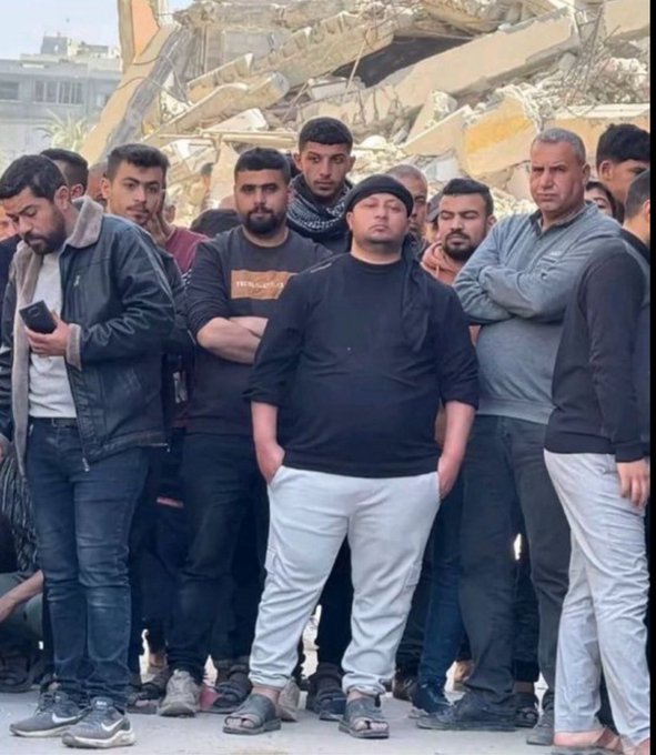 SignorErnesto's tweet image. Non credevo fosse possibile. Speravo di non rivedere mai più le terribili immagini che la storia ci ha consegnato. E invece ecco che a Gaza appaiono gli stessi sguardi smarriti; gli stessi corpi scheletrici. 
@corradoformigli , @lucatelese  parlatene nei vs. show  televisivi.