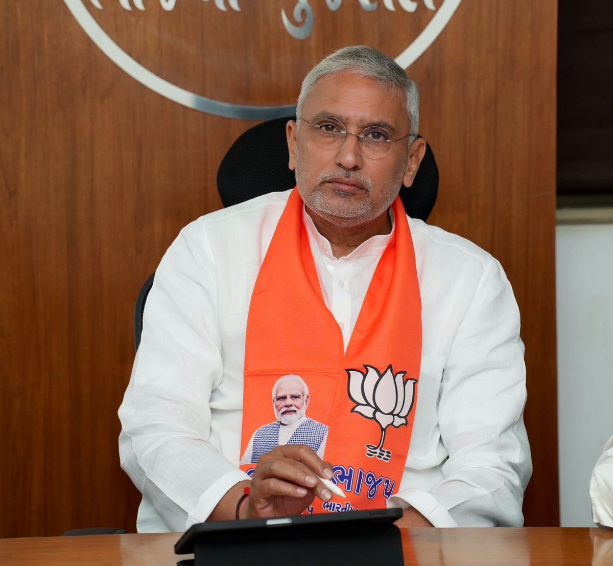 iKeshubhaiPatel's tweet image. લોહપુરુષ સરદાર વલ્લભભાઈ પટેલની 150મી જયંતીની ઉજવણી સંદર્ભે &apos;સરદાર @ 150 યુનિટી માર્ચ&apos; અંતર્ગત પદયાત્રા યોજાશે.

આ પદયાત્રાના આયોજન સંદર્ભે પ્રદેશ અધ્યક્ષ શ્રી @MLAJagdish જીએ પ્રદેશ કાર્યાલય &apos;શ્રી કમલમ્&apos; ખાતે પદયાત્રાની ટીમ સાથે બેઠક કરી તથા આયોજન અંગે વિસ્તૃત ચર્ચા કરી.