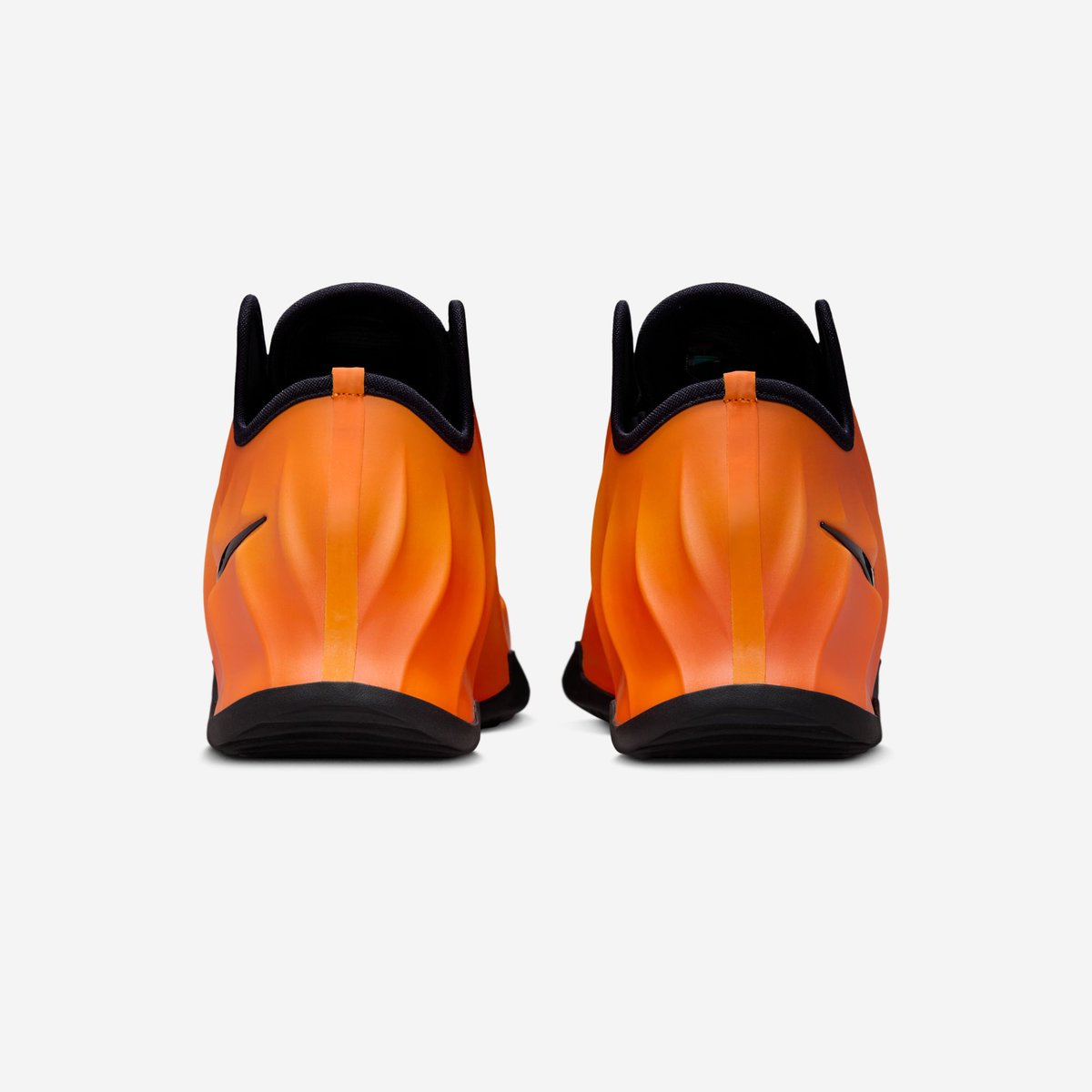 JustFreshKicks's tweet photo. OFFICIAL IMAGES: Nike G.T. Future "Fire" 😳🔥

🗓️ October 25th
💰 $200 https://t.co/pod2t4XWD4