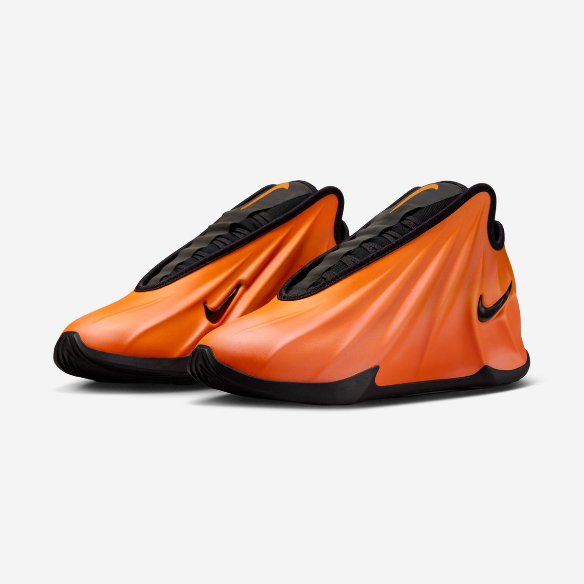 JustFreshKicks's tweet photo. OFFICIAL IMAGES: Nike G.T. Future "Fire" 😳🔥

🗓️ October 25th
💰 $200 https://t.co/pod2t4XWD4