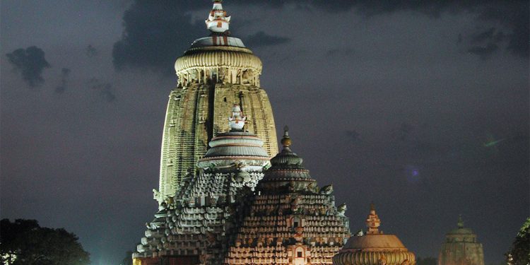 OrissaPOSTLive's tweet image. In a significant development, the Directorate General of Civil Aviation (DGCA) has marked Srimandir and its periphery on its flight map as a ‘Red Zone,’ prohibiting aircraft such as drones from flying in the area, particularly above the 12th-century shrine.

#Srimandir #Puri…