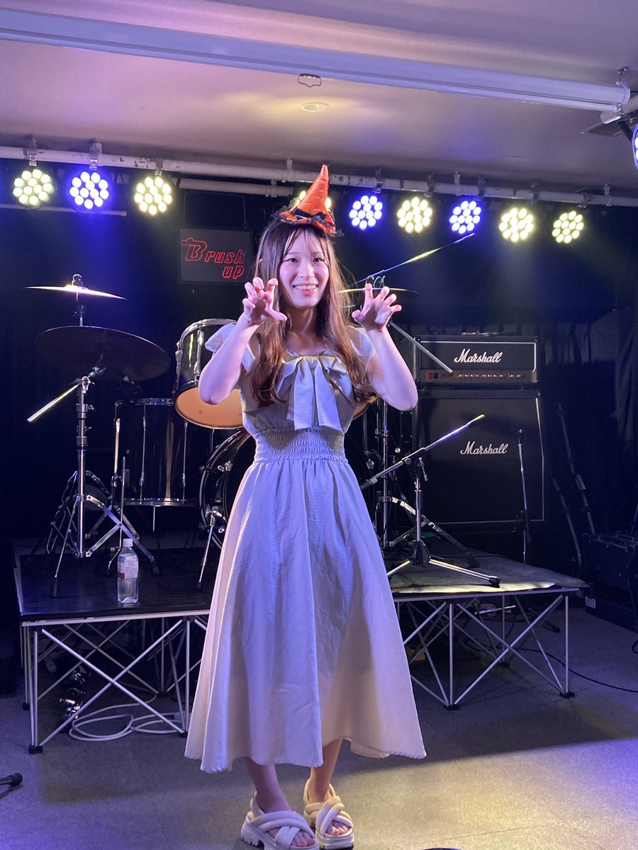 K7tn1SfiLNOdY93's tweet image. 2025年10月12日（日）
約4か月ぶりになばらあやみさんの名古屋ライブへ🎤
秋らしくしっとりとした歌声をリアルで聞けて
最高に感動しました‼️🥹

歌唱力が抜群に上がっているあやみさんの歌声🎵👍
これからもずっと応援します📣
本当にありがとうございました😭🙇‍♂️

#なばらあやみ
#オトノワ