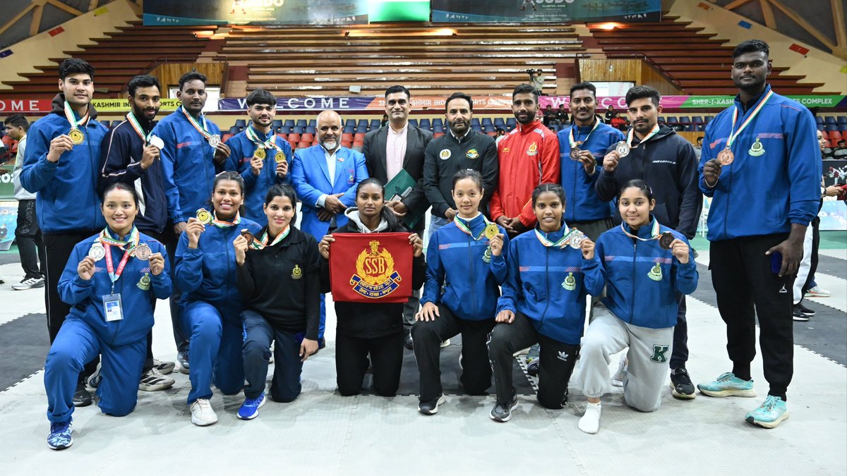 SSB_INDIA's tweet image. 🇮🇳 #SSB continues to shine brightly at #10thAllIndiaPoliceJudoCluster2025!

At Srinagar (J&amp;amp;K), the #SSB Pencak Silat team showcased exceptional skill, grit &amp;amp; determination on 11.10.2025 (Day 3), nearly doubling their previous year’s medal tally! 

🥋 Medal Tally (Pencak Silat)…