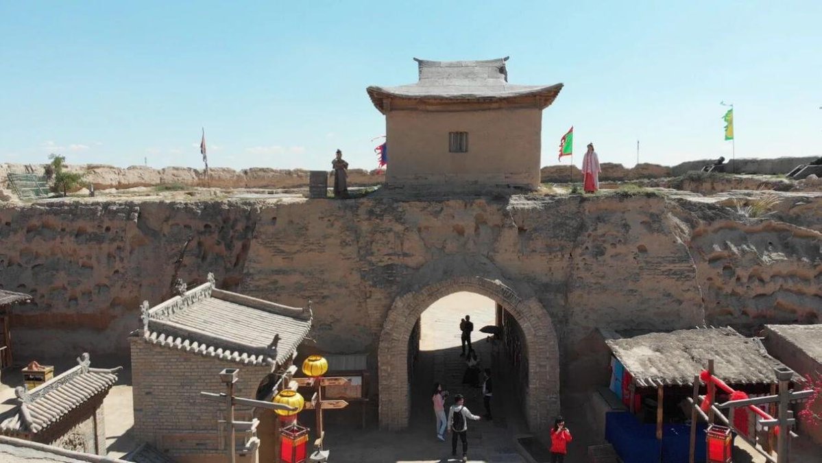 At the eastern foothills of Helan Mountain in Ningxia, a journey through a ten-thousand-year epic and a legend of light and shadow awaits you. 
#NingxiaOnline #DiscoverNingxia #ChinaTravel #NingxiaTravel