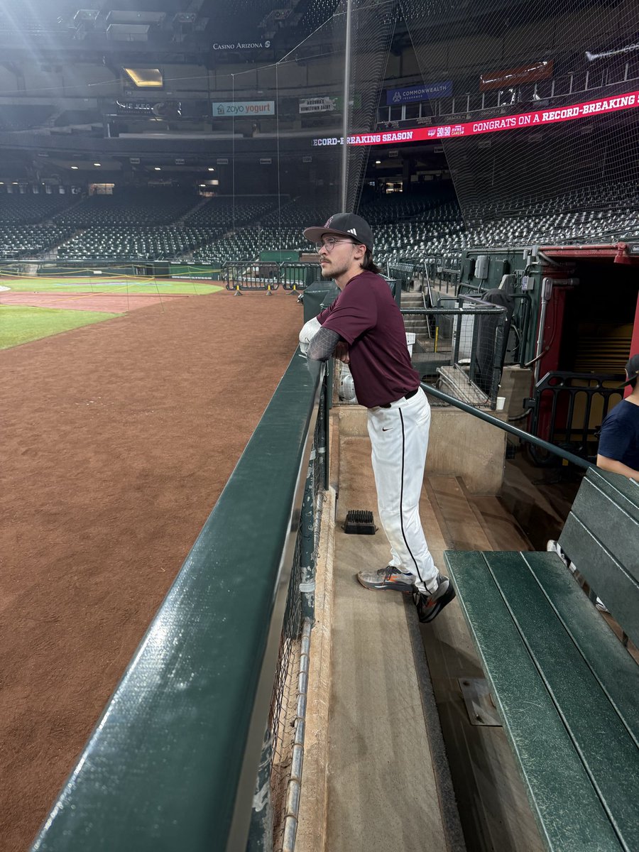 njjohnson19's tweet photo. ✨Dreams really do come true!✨

As a treat for the 50/50 Raffle’s resounding success, I got the chance to take batting practice at Chase Field!

Baseball has been at the center of my life since I was a kid, and it was amazing to fulfill a dream younger me had!

@Dbacks @DbacksGiveBack