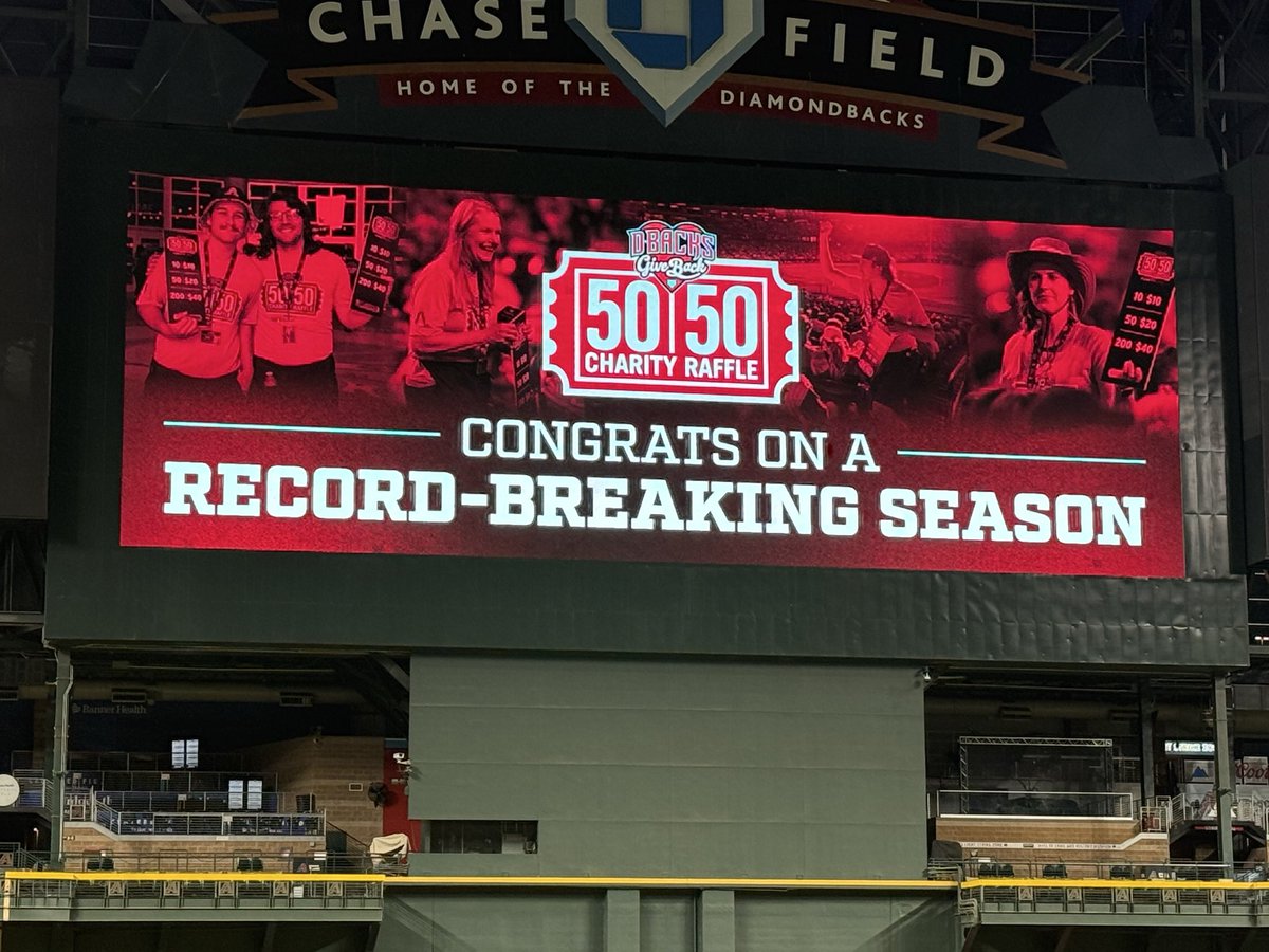njjohnson19's tweet photo. ✨Dreams really do come true!✨

As a treat for the 50/50 Raffle’s resounding success, I got the chance to take batting practice at Chase Field!

Baseball has been at the center of my life since I was a kid, and it was amazing to fulfill a dream younger me had!

@Dbacks @DbacksGiveBack