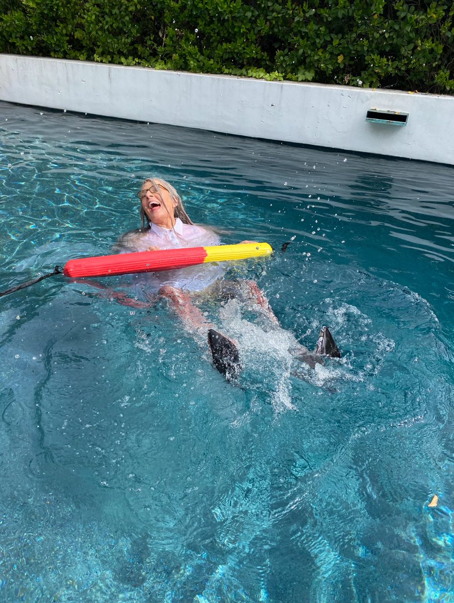 aimeecarrero's tweet image. Everyone is sharing photos of Diane as a young woman. I thought I'd share one of her from just a few years ago.
It's such a privilege to get to grow old, especially in this industry. She was a powerhouse at every age.