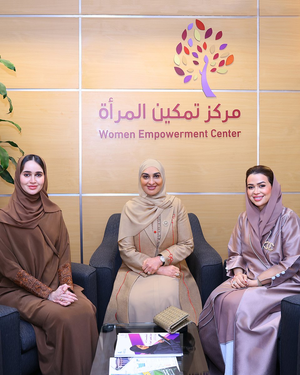 سعدت بلقاء  الفاضلة أغاريد عبدالجواد، عضو مجلس إدارة غرفة الشرقية ورئيسة مركز تمكين  المرأة، والفاضلة سمر الصايل نائب رئيس مجلس سيدات الاعمال بغرفة الشرقية،  في نقاش ثري حول تمكين المرأة وريادة الأعمال. كل التمنيات لهن بمزيد من  النجاحات