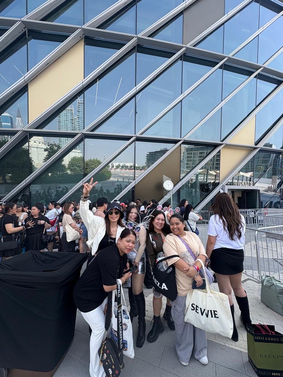 They brought the Phil Arena energy and prod to CCA and it was a night we will always remember. 🥹

SB19 BEDAZZLES DUBAI
<a href="/SB19Official/">SB19 Official</a> #SB19 
#SaWWorldTourDubai a as A