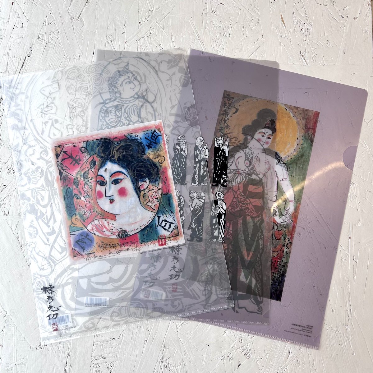 art_rectangle's tweet image. 🪑【民藝誕生100年—京都が紡いだ日常の美】9/13(土)〜12/7(日)開催🪚
「民衆的なる工芸＝民藝」という言葉が誕生して100年を迎え開催中の【民藝誕生100年—京都が紡いだ日常の美】🧺当ショップでは棟方志功の一筆箋やポストカードなどの雑貨を展開中です📃展覧会と合わせて是非お立ち寄りください🙌