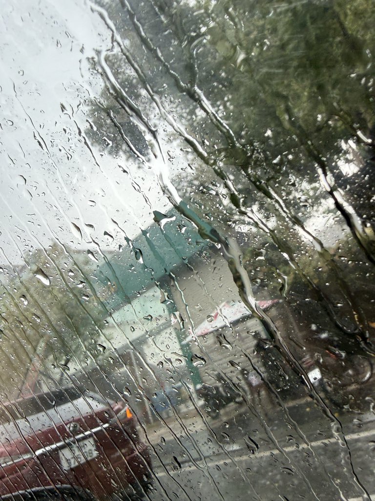 _lemonhoney's tweet image. เวียดนามฝนตกหนักมาก 🥺🥺