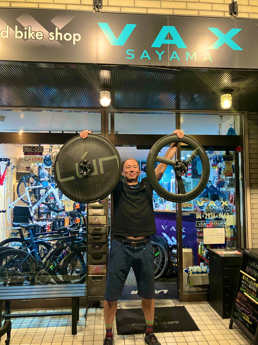 hata_road's tweet photo. Lunの爆速ディスクバトンセット、VAX SAYAMAさんで期間限定で試乗可能です!
SLC5 SサイズやHYPER5 D40も試乗できますのでお気軽にお試しください😊
10/21(火)まで試乗できます🙆♂️
#WINSPACE #トライアスロン #SLC5 #HYPER5 #埼玉県 #狭山市 https://t.co/uIsWbzcNEW