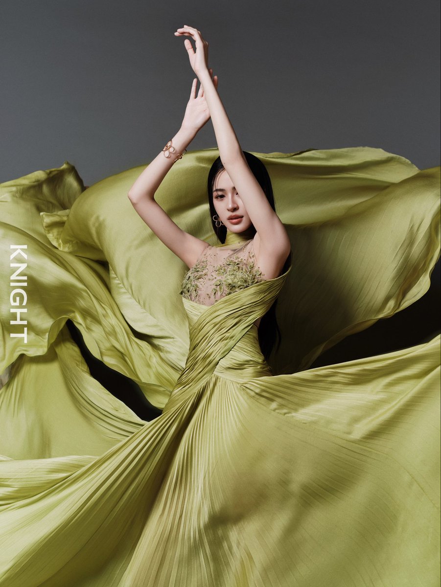 Reviewjeenjeeen's tweet image. Lingling Kwong x KNIGHT Magazine

#หลิงหลิงคอง #linglingkwong