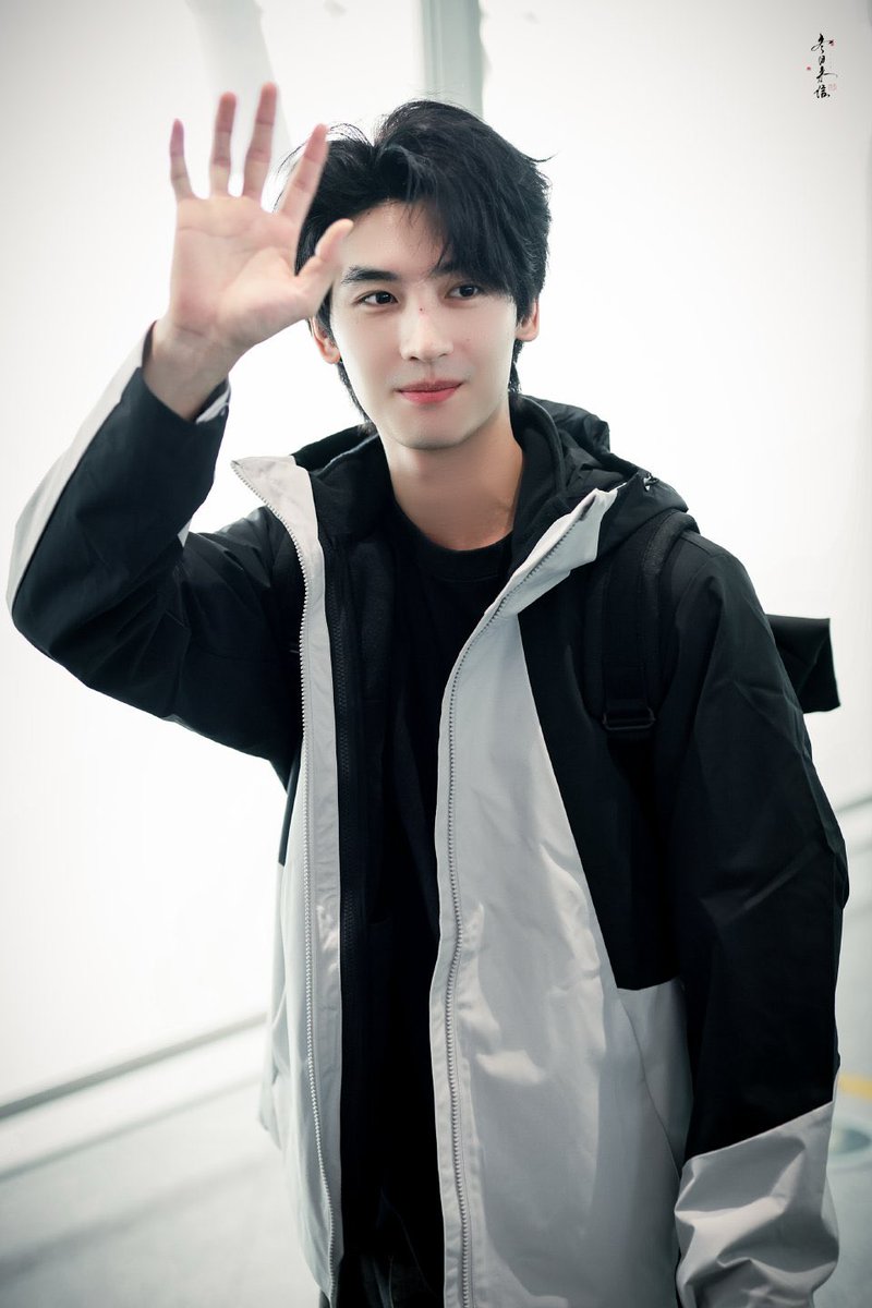 huang_furen_TH's tweet image. [20251012]
 🛫 เดินทางไปไลฟ์สด OSM
ฉดใฉมากก

#OSM #OSMxHuangjunjie 
#Huangjunjie #หวงจวิ้นเจี๋ย #黄俊捷
©️®️ 冬日来信·黄俊捷