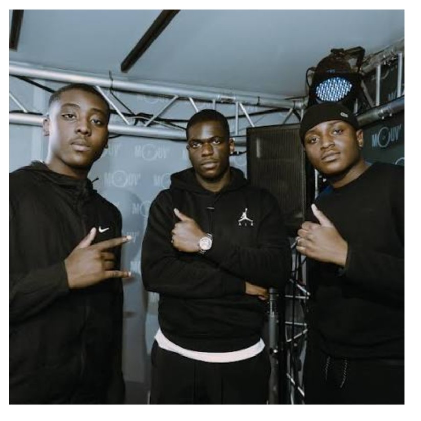 gauchecaca's tweet image. À Paris, un concert gratuit du groupe de rap L2B a tourné à l&apos;émeute. Pas étonnant, en France tout tourne à l&apos;émeute. Alors lorsque vous donnez un concert gratuit d&apos;un style musical qui n&apos;attire pas vraiment ce qu&apos;on peut appeler le haut du panier, c&apos;est couru d&apos;avance.
C&apos;est…