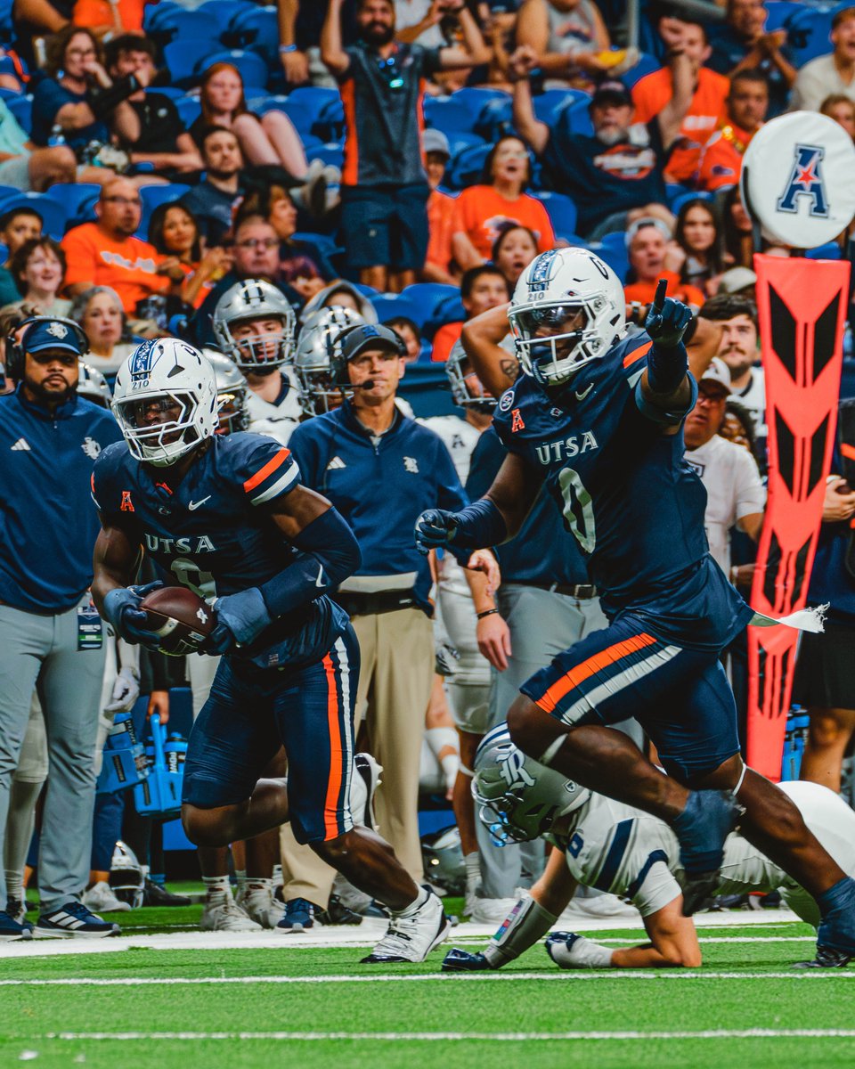 UTSA set school records for points scored, defensive scores and tackles for loss in a 61-13 Homecoming victory over Rice in American Conference action on Saturday night at the Alamodome.

📰 utsa.pro/25fb_rice_recap

#210TriangleOfToughness | #210wned