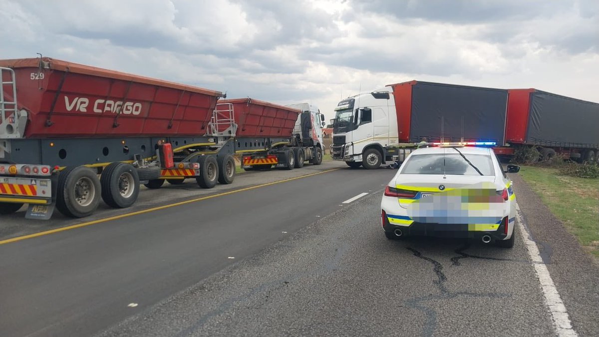 _ArriveAlive's tweet image. A four-year-old boy was struck by a truck while attempting to cross the N3 freeway direction south

tinyurl.com/2ymtoc5q

#ArriveAlive #PedestrianSafety @City_Ekurhuleni