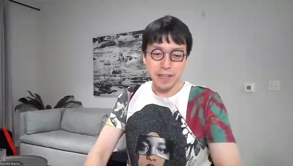 成田さんのTシャツはこちらでした💁‍♀️
ミカリーントーマスの「アフロの女神、前を向く」がプリントされたTシャツ✨

成田悠輔