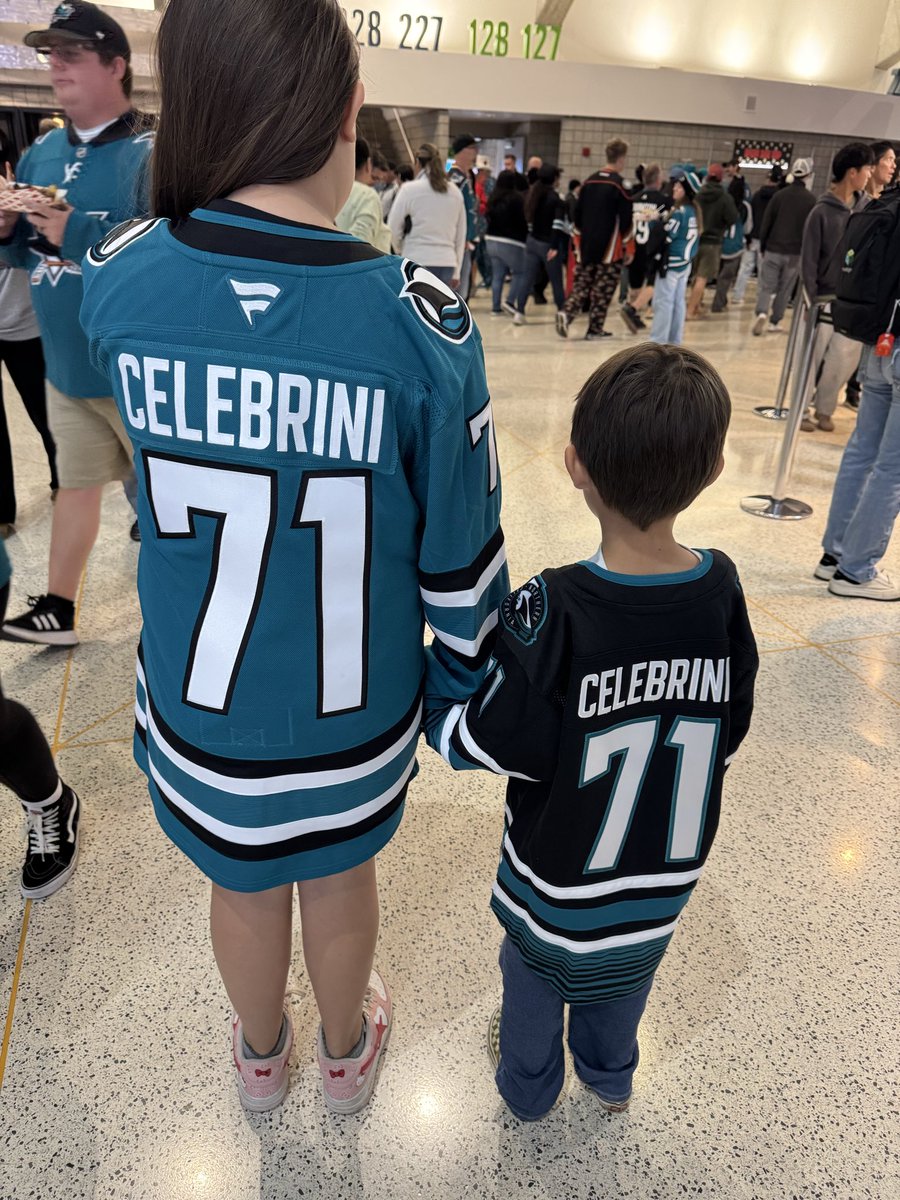 Steffalooney's tweet image. We may have lost.
But this team is fun to watch.
Also.. my kids finally got their first pro NHL jerseys (Celebrini ofc).

I may be a #Penguins fan, but I’ll always have a very soft spot for the Sharks since they’re the home team.

#TheFutureIsTeal