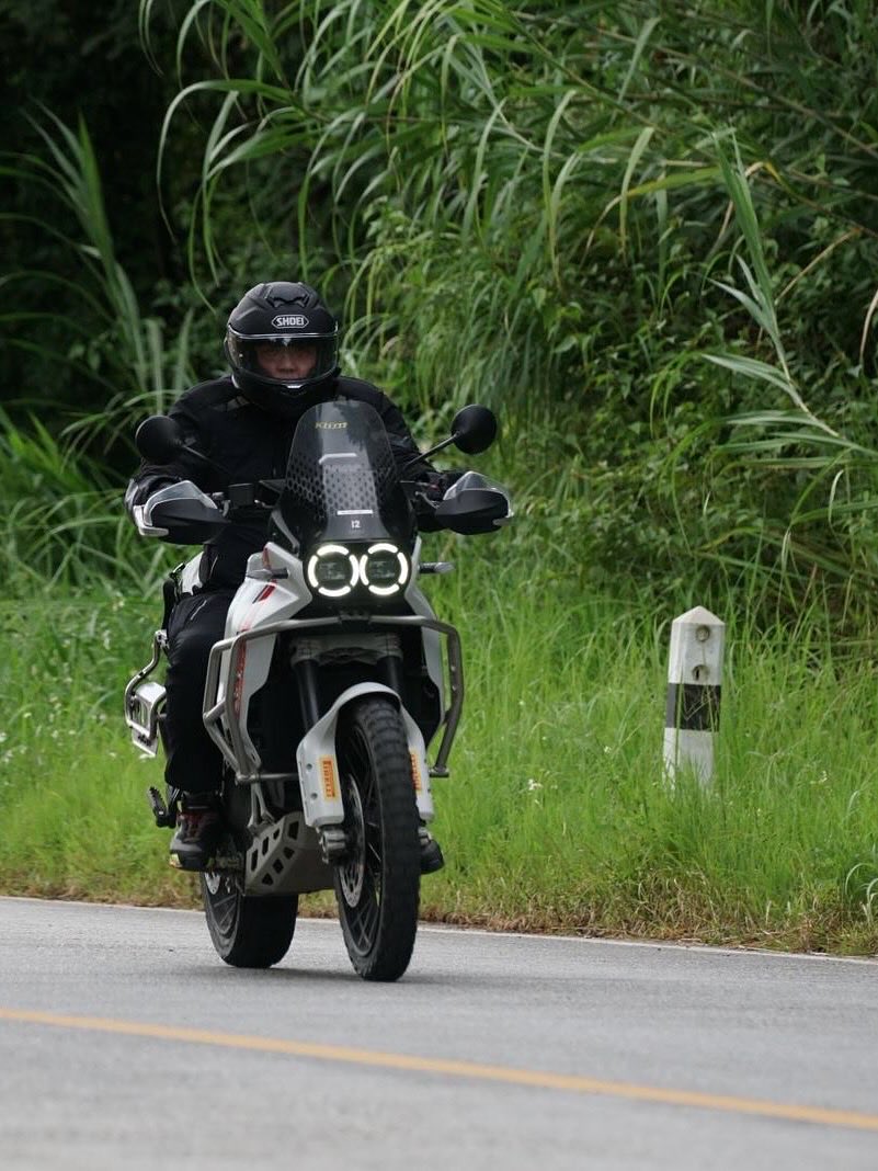 Sparkle_GMA's tweet photo. Doc Yappy’s on the move 🏍️ He’s all smiles on his first-ever motorcycle adventure through Thailand 🇹🇭🔥
#DocYappy #StatusBySparkle https://t.co/HiTuxyKGw7