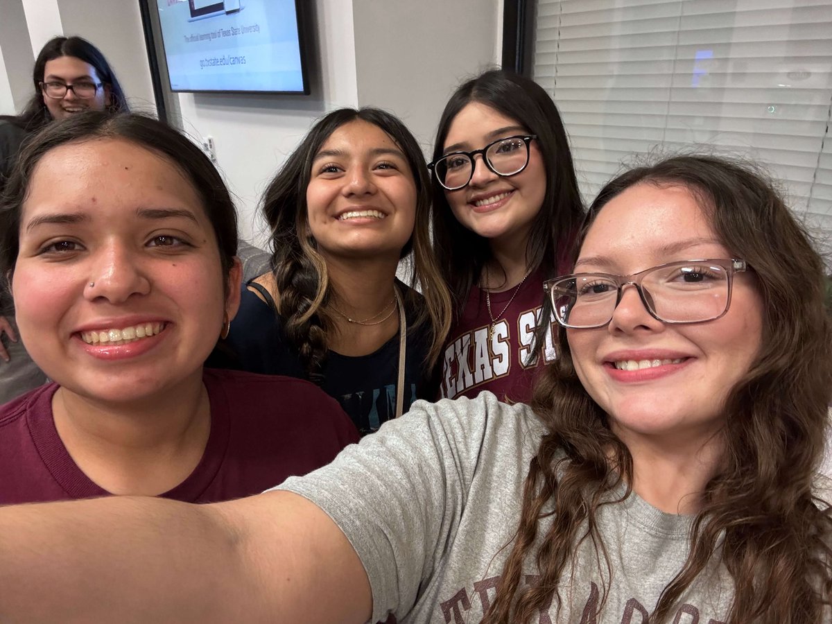 wbrayhs's tweet image. The energy, the laughs and the dreams made it a day to remember! The TEXANS are college bound and ready to shine! ✨
#AVID #CollegeReady #TexanPride #TheRayWay #TXST #FutureBobcats #CollegeBound