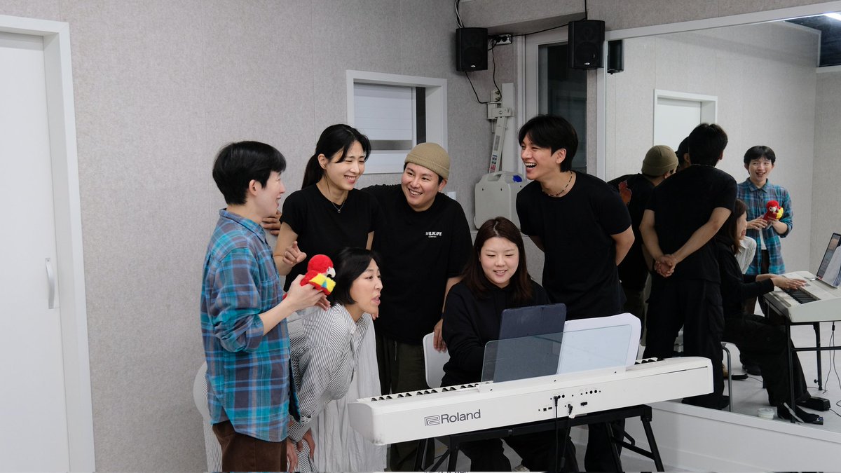 onename_2025's tweet photo. 👑x🍎

📷연습실 현장 스케치 3탄_비하인드컷.zip
첫공까지 D-6!

-
𝗧𝗶𝘁𝗹𝗲 뮤지컬 <원스 어폰 어 네임> 쇼케이스
𝗗𝗮𝘁𝗲 2025. 10. 18(토)-19(일) [2일 3회]
𝗧𝗵𝗲𝗮𝘁𝗲𝗿 대학로 한예극장(서울 종로구)

✉ 공연문의
: 인스타그램(@one.name_2025)

#뮤지컬원스어폰어네임 #한예극장 https://t.co/2zFgUFfiLg