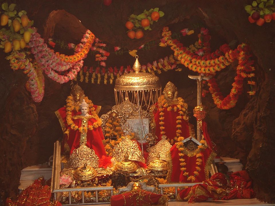 🕉️ Embark on the sacred #VaishnoDevi pilgrimage in the Trikuta Hills — spiritual peace, devotion &amp; a journey of a lifetime! 🙏

✨ Explore: touristinindia.com/vaishno-devi-t… 

#MataVaishnoDevi #Pilgrimage #Faith #TravelIndia