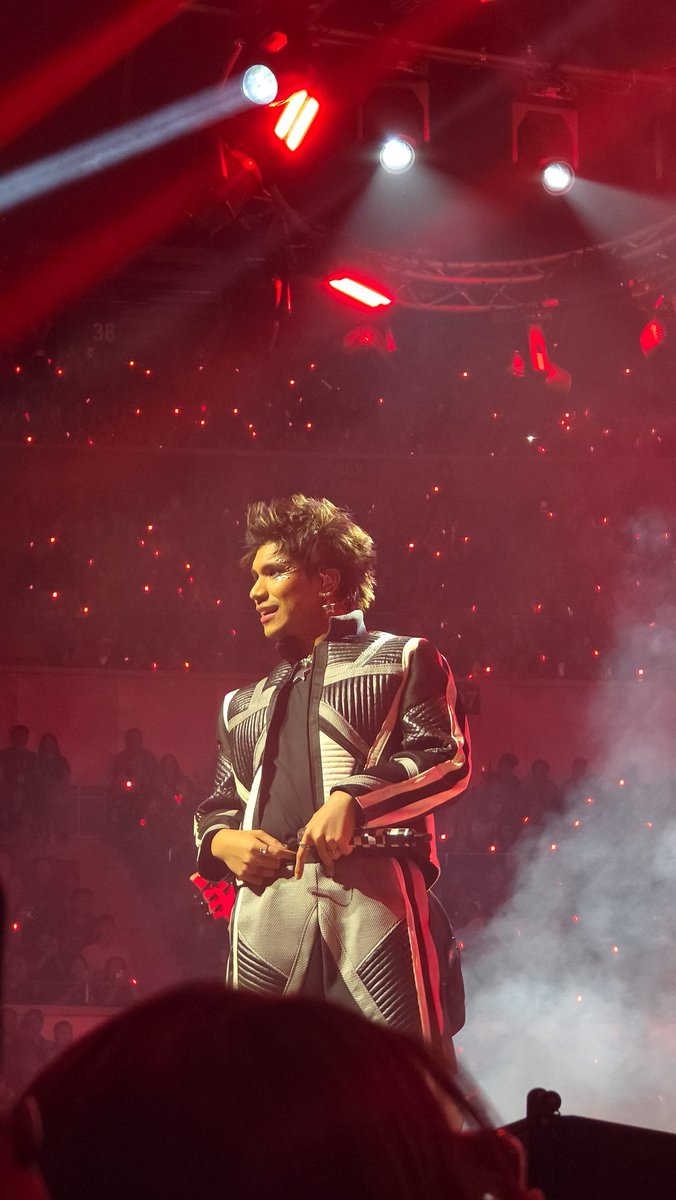 Na parang si <a href="/raphridao/">paeng</a> ang Bias ko sa sobrang daming picture ko sakanya kagabi. Super pogi mo naman po. 

#COJStardustTheConcert #StardustTheConcert <a href="/cupofjoemusic/">Cup of Joe</a>