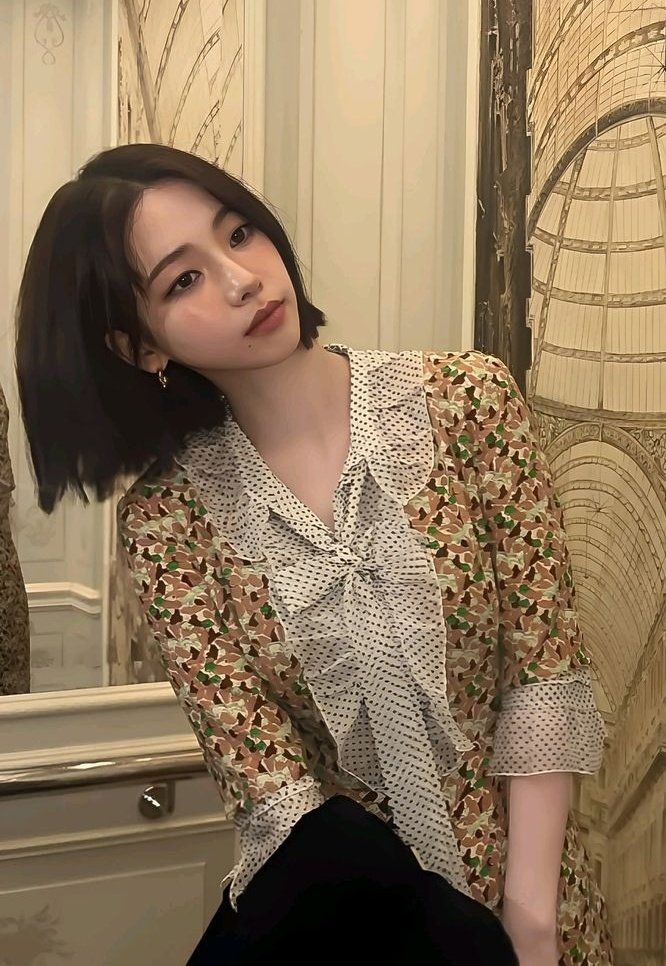 yoowinteo's tweet photo. — Guru Sejarah (5).

: Perpustakaan. 

; winrina/jiminjeong few tweets au. https://t.co/Oy9iBaBd9k