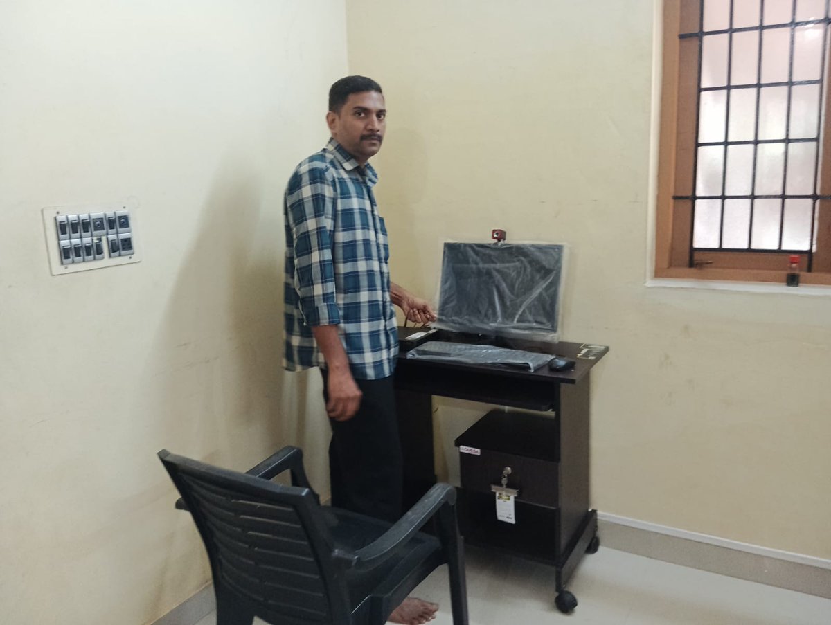 apnipathshala_'s tweet image. Program focus at our newly opened POD in Chembhookavu, Thrissur: skill-based learning. Typing, safe internet use, docs/slides, email, and starter coding-so children from financially and socially disadvantaged families gain real, usable skills.

#ApniPathshala #Thrissur…