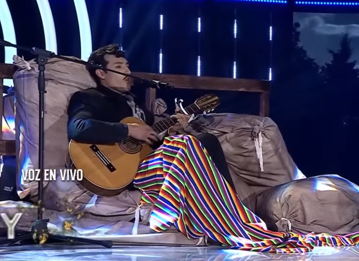 lavieentulipes's tweet photo. Te puedes meter tu humilde opinión al culo. Jesús no se mató cantando,  actuando y bailando para q vengan a rebajarlo por su porte, q por cierto, esa es la escencia del verdadero. Se imaginan un Pedro Infante q no es coqueto? Ese hombre provocaba suspiros hasta de otros hombres😮‍💨 https://t.co/1MnaDcrvpi