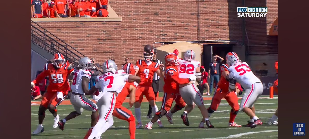 kickrg's tweet image. Apparently, an entire crew forgot what it&apos;s called if a receiver is tackled when the pass is in the air. #PassInterference @IlliniFootball