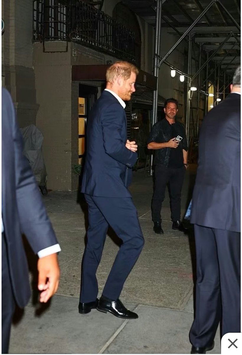 jozzzaphen's tweet image. Spotted separately, like Meghan’s got an engagement tomorrow in Washington, so she’s allowed to, and Harry went to Ukraine, duh #HarryandMeghan do some business endeavours separately, no big ting!
