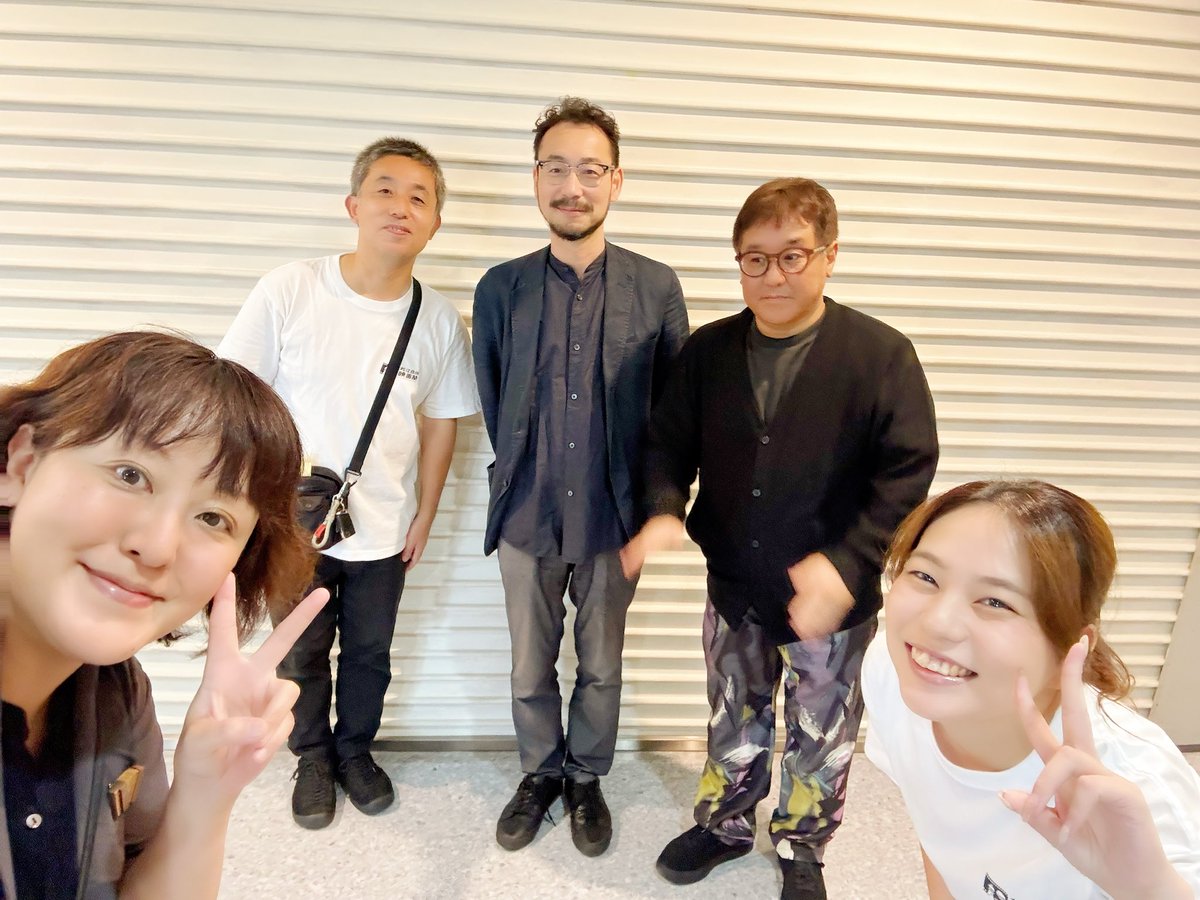 shigadon's tweet photo. 音楽を担当した映画『走れ、走れ走れメロス』を地元で上映していただいたので、スクリーンに観にきました!
東小学校のみなさんと🎬
#松江白潟映画祭 #runmelos #東小学校 https://t.co/vhYfR47Y2q
