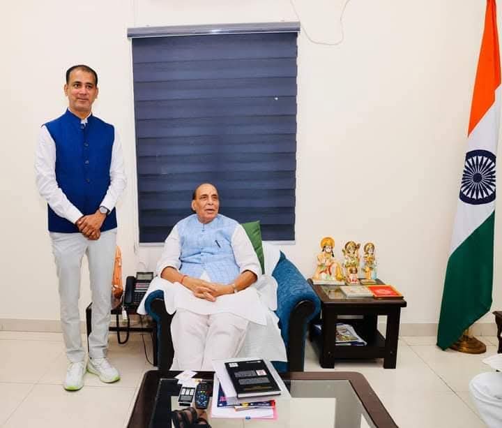 SunilPathak015's tweet image. भाजपा प्रदेश कार्यसमिति सदस्य बड़े भाई लव पांडेय जी एवं साधारण घर से आने वाले सफल व्यवसाई #आरा #विधानसभा क्षेत्र के समाजसेवी भाजपा नेता अमर प्रताप सिंह उर्फ गुड्डू सिंह बबुआन जी आप दोनों के जन्म दिन पर हार्दिक हार्दिक बधाई एवं अनंत शुभकामना 🎂🎁🎈🎉