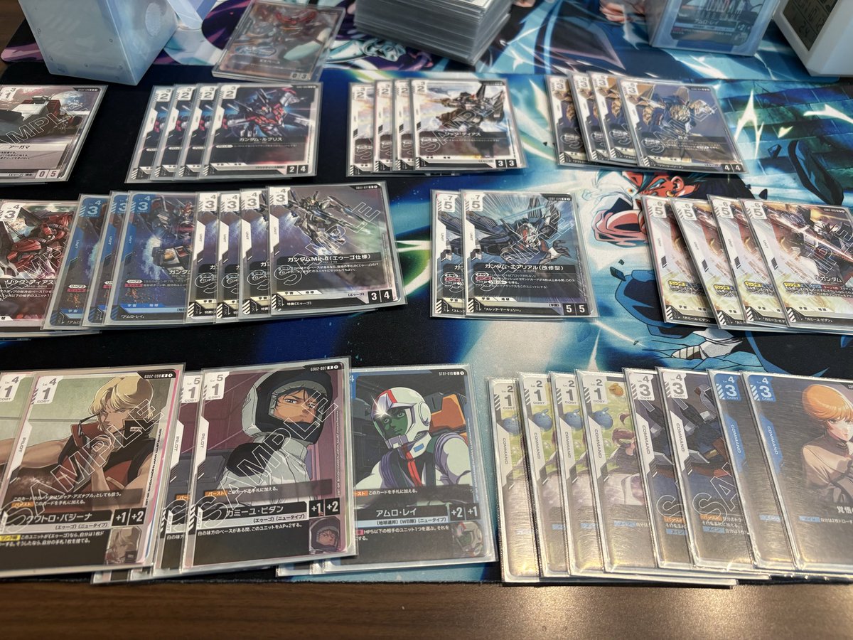 marvelous0304's tweet image. とりあえずZ.鉄血、X、ジークアクスを自分なりに組んでみた！
X面白いかも！あとはオールレンジ攻撃の使い勝手を確かめなくては！
#ガンダムカードゲーム
