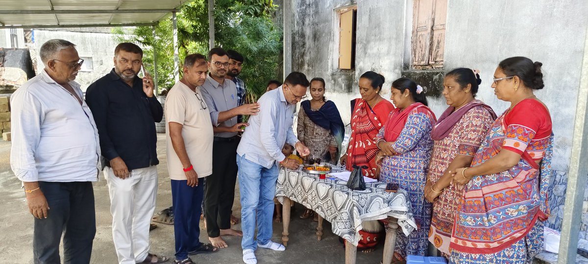 Tho_Vanthali's tweet photo. આજ રોજ વંથલી તાલુકાના અર્બન વિસ્તાર ખાતે જીલ્લા પંચાયત આરોગ્ય ચેરમેન, વંથલી તાલુકા ભાજપ શહેર પ્રમુખ,અને નગરપાલિકા પ્રમુખ અને તાલુકા હેલ્થ ઓફિસર દ્વારા પોલિયો બુથ નુ ઓપનિંગ કરીને પોલિયોના ટીપા પીવડાવેલ..#SNIDPOLIO #poliosunday #poliodrops #poliofreeindia https://t.co/m7eDSbFVoj