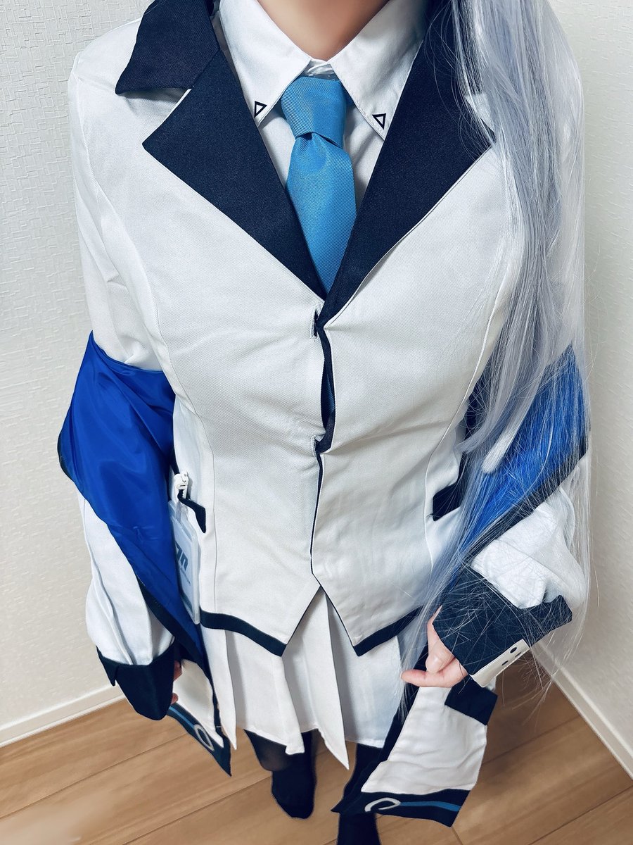 yukimurayura's tweet image. 自分を参考資料に推しを描いています🩵✨

 #3連休はフォロワーさんが増えるらしい