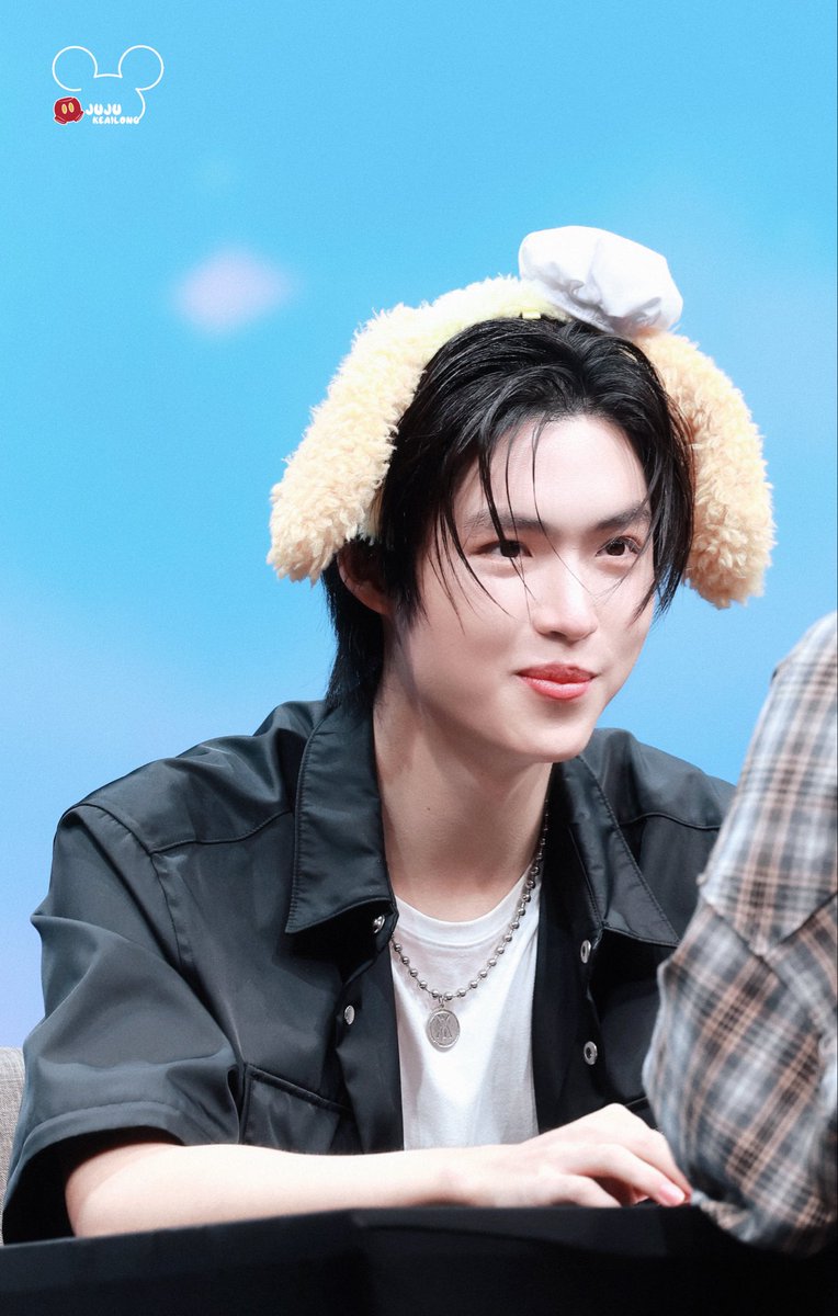 jujukeailong's tweet image. 🐶🐶🐶🐶

LUKEMICK FIRST FANSIGN

#GMMTVFANIVALxLukeMick
#LukeMick #lukeso_ #mickmetas
111025