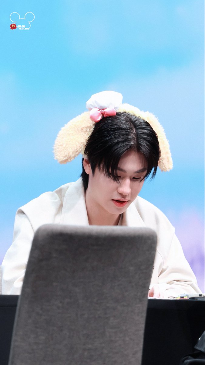 jujukeailong's tweet image. 🐶🐶🐶🐶

LUKEMICK FIRST FANSIGN

#GMMTVFANIVALxLukeMick
#LukeMick #lukeso_ #mickmetas
111025