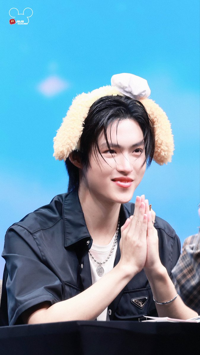 jujukeailong's tweet image. 🐶🐶🐶🐶

LUKEMICK FIRST FANSIGN

#GMMTVFANIVALxLukeMick
#LukeMick #lukeso_ #mickmetas
111025