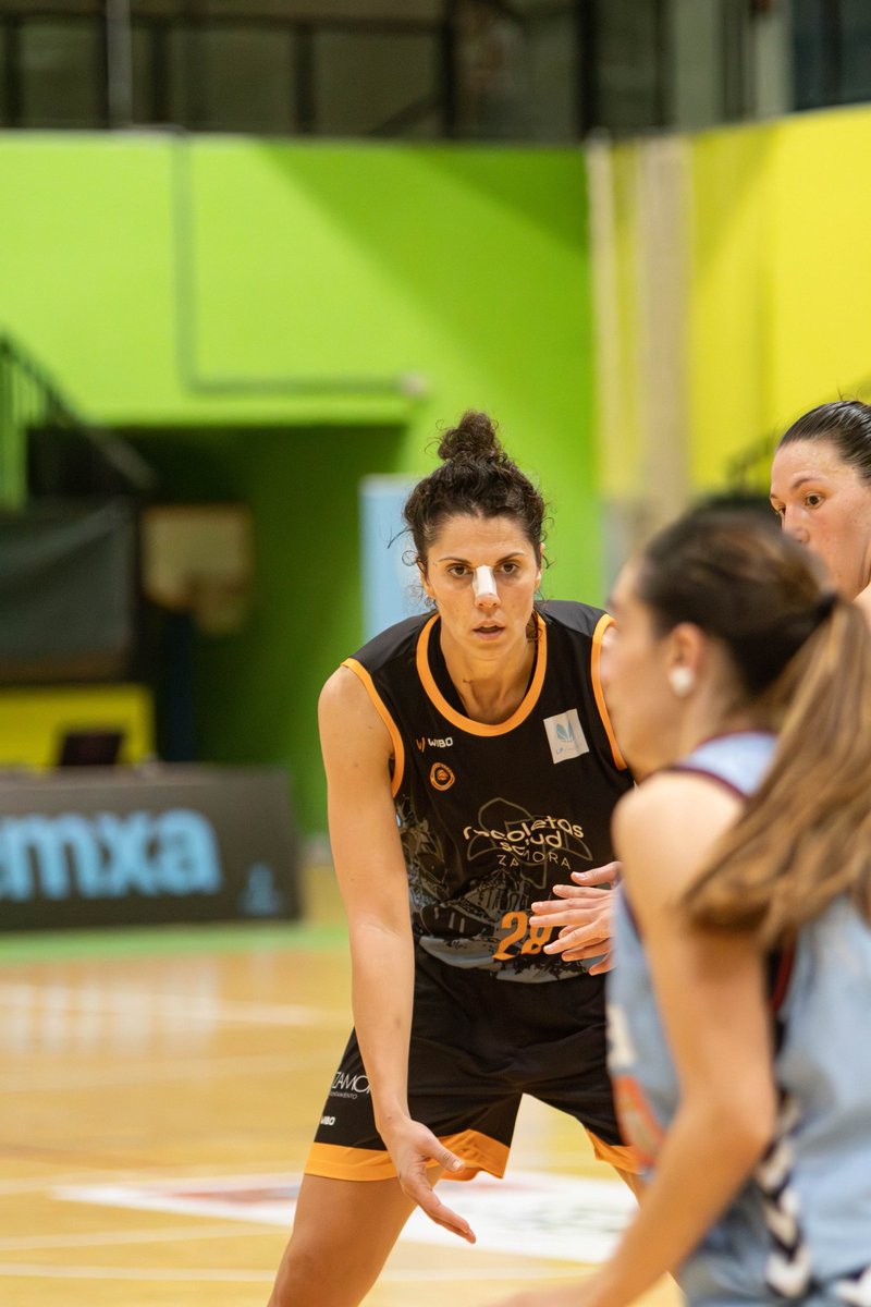 RecoletasZamora's tweet image. 🧡🏀 Compromiso en cada acción, en cada jugadora 🏀🧡
@beasanchezm89 y cada una de vosotras nos dejasteis claro lo que significa darlo todo por el Recoletas Zamora 🍊💪.
💥 Porque el compromiso es nuestra mayor fuerza.
#FamiliaNaranja #OrgulloZamorano #Compromiso
#RecoletasZamora