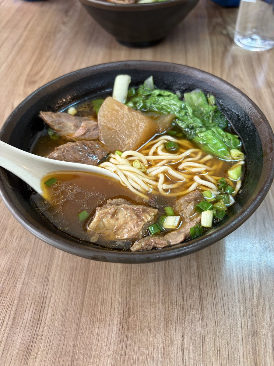 pizzaaaaa10's tweet photo. 台湾旅行
牛肉麺も美味しいね🤤 https://t.co/ETKKP8dyMg