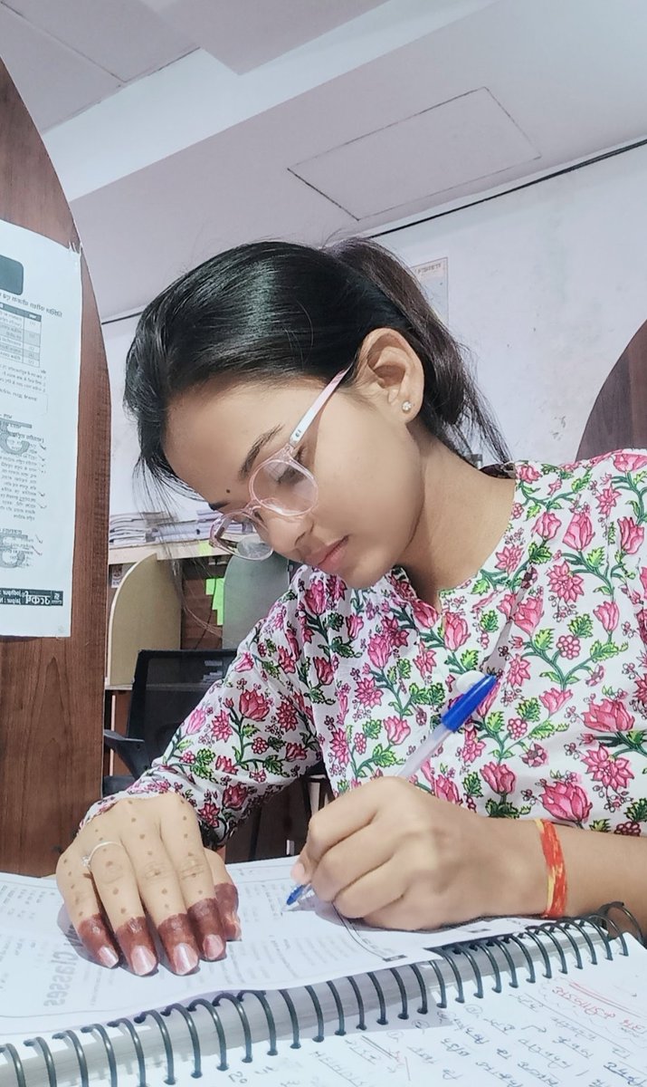 तुम्हारा संघर्ष तुमने जिया हैं....उन चार लोगों के विचार तुम्हारी योग्यता और कुशलता को नहीं बदल सकते!!✅💯💫😊