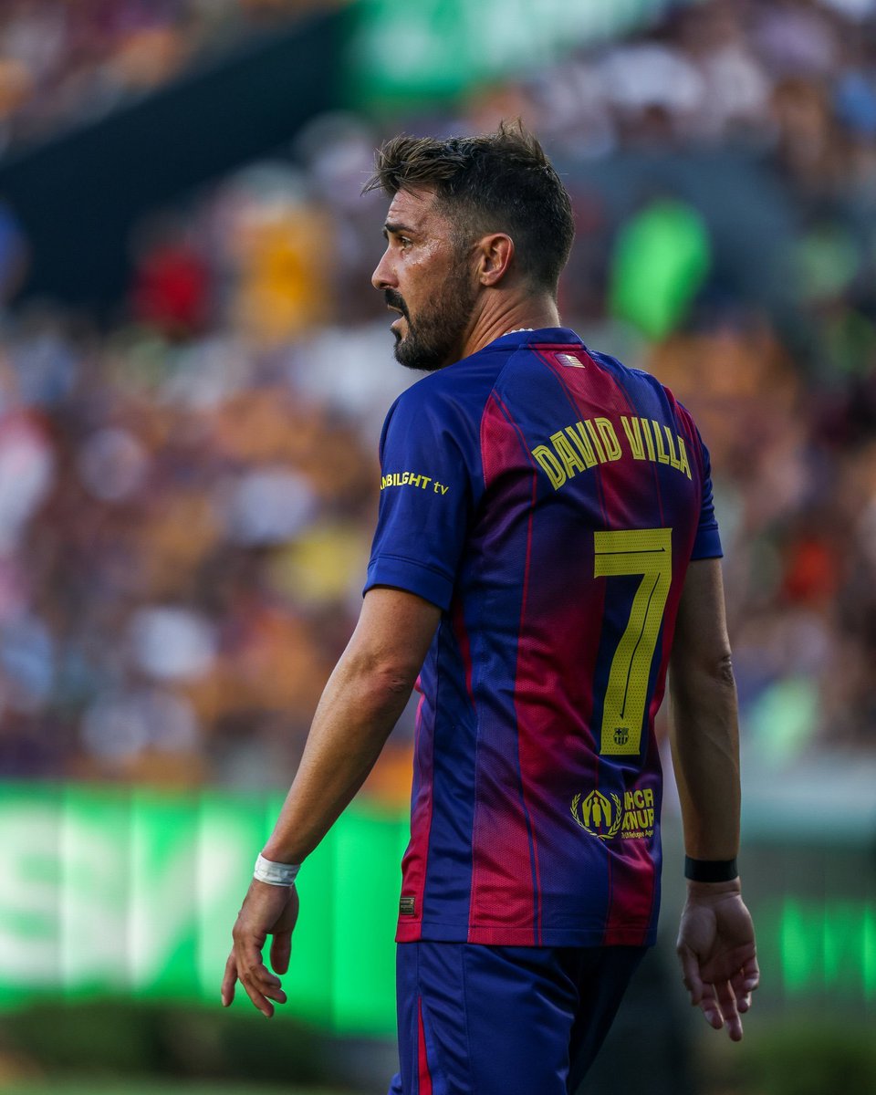 BarcaUniversal's tweet photo. David Villa: "My top five Barça players? Messi first, then Iniesta, Xavi, Ronaldinho — who changed Spanish football — and Luis Enrique, my idol for his fighting spirit." https://t.co/tZPY6Q4Ys8