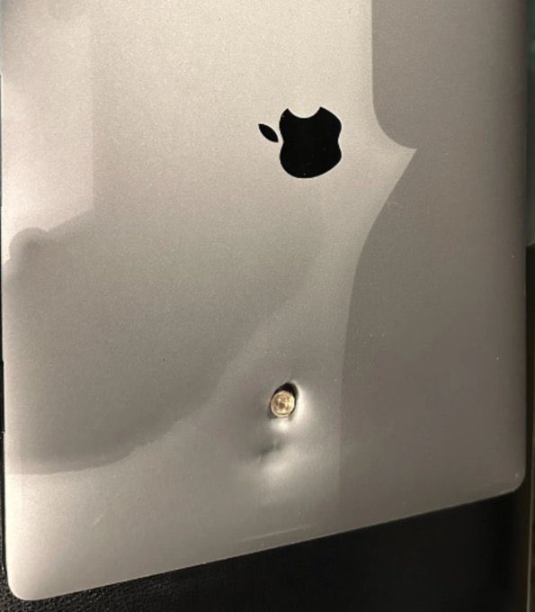 computerstop_0's tweet image. MacBook Pro literally stopped a bullet and saved a businessman’s life…