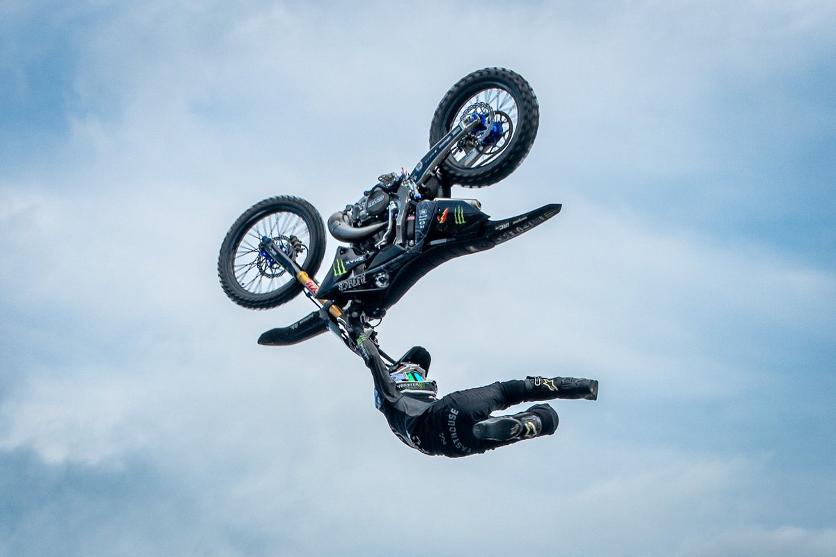 auZaj1Fzmfj9S19's tweet image. いつ見てもすごいな…(特撮ではない笑)

#FDJ
#fmxshowcase
#岡山国際サーキット