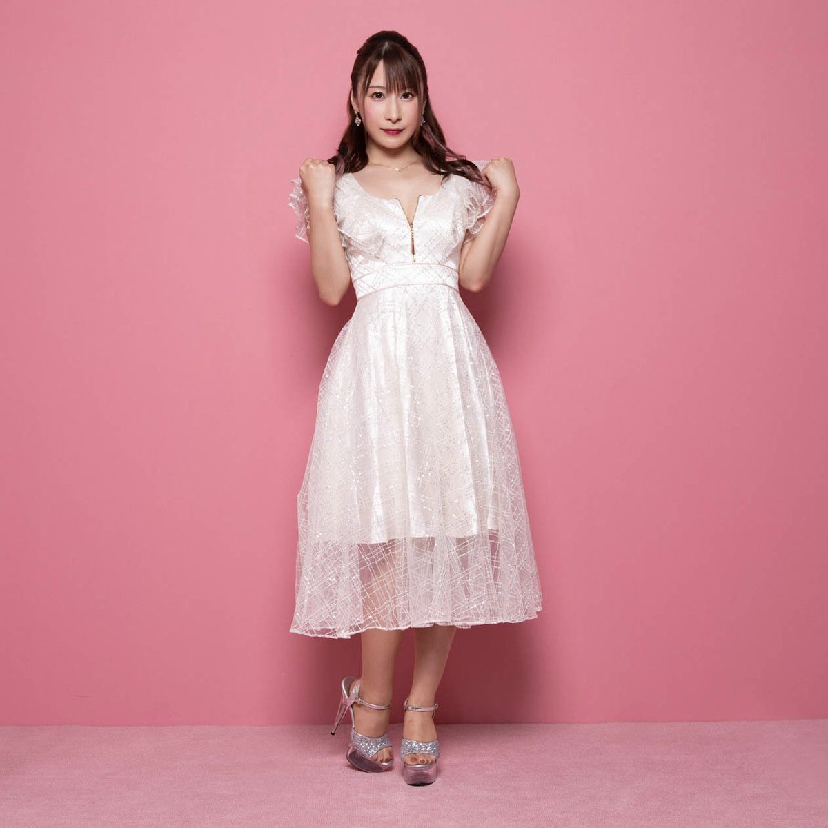 roppongidragon's tweet photo. 【Pick Up Girl】#橋本れいか
Red Dragonは六本木発、エロ&ポップ×サブカルを融合したプレミアム・ナイトカルチャー・サロン。
Tokyo nights go global.
https://t.co/nrzON01nvZ
#RedDragonTokyo #六本木レッドドラゴン #TokyoSubculture https://t.co/Rnb72wUMES